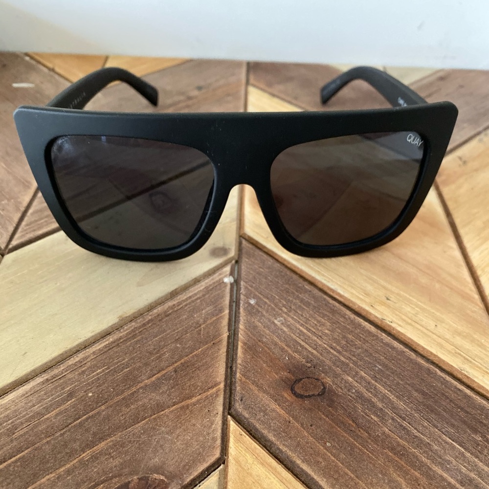 Quay Cafe Racer Sunglasses